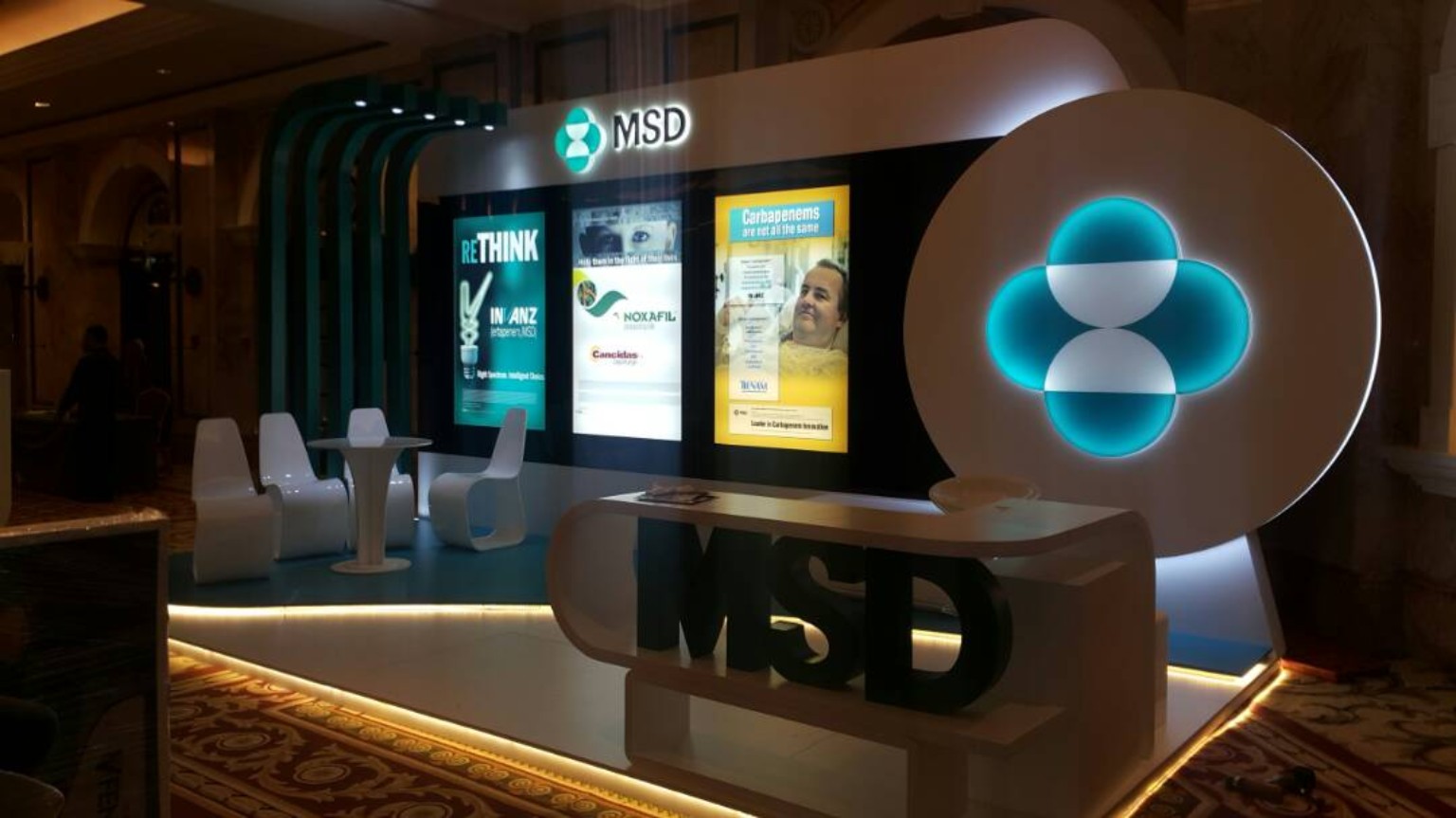 Pharmaceutical exhibition stand