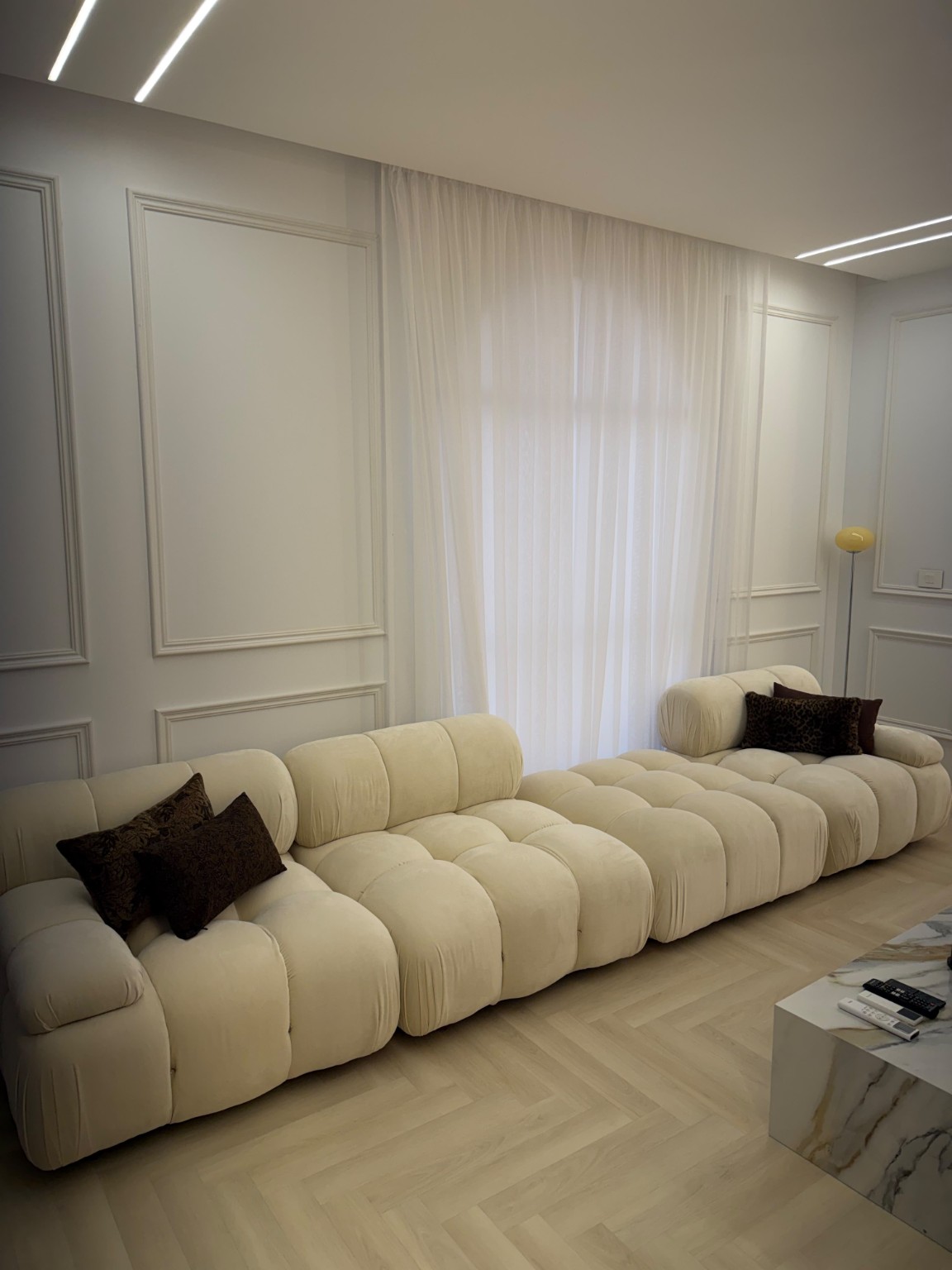 Salon interior